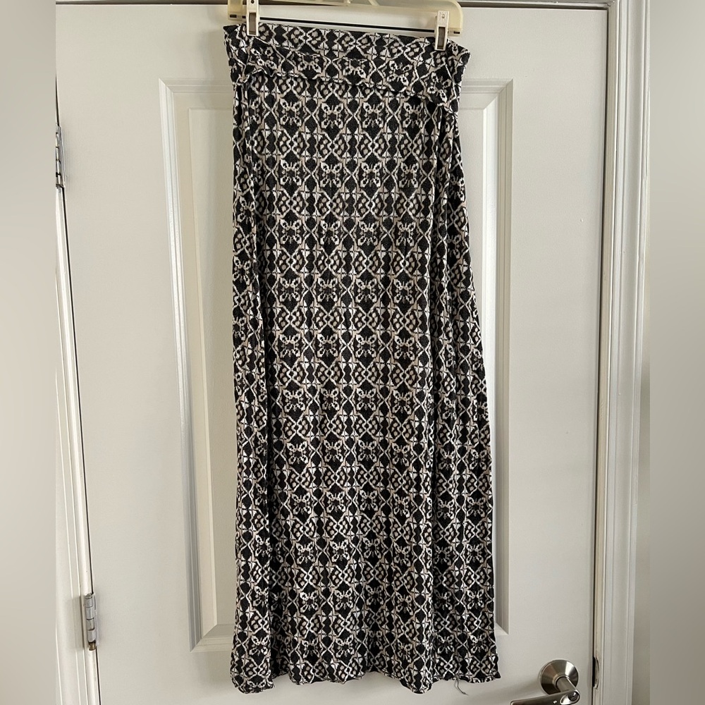 Max Studio Black, Brown, and White Maxi Fold-over Skirt